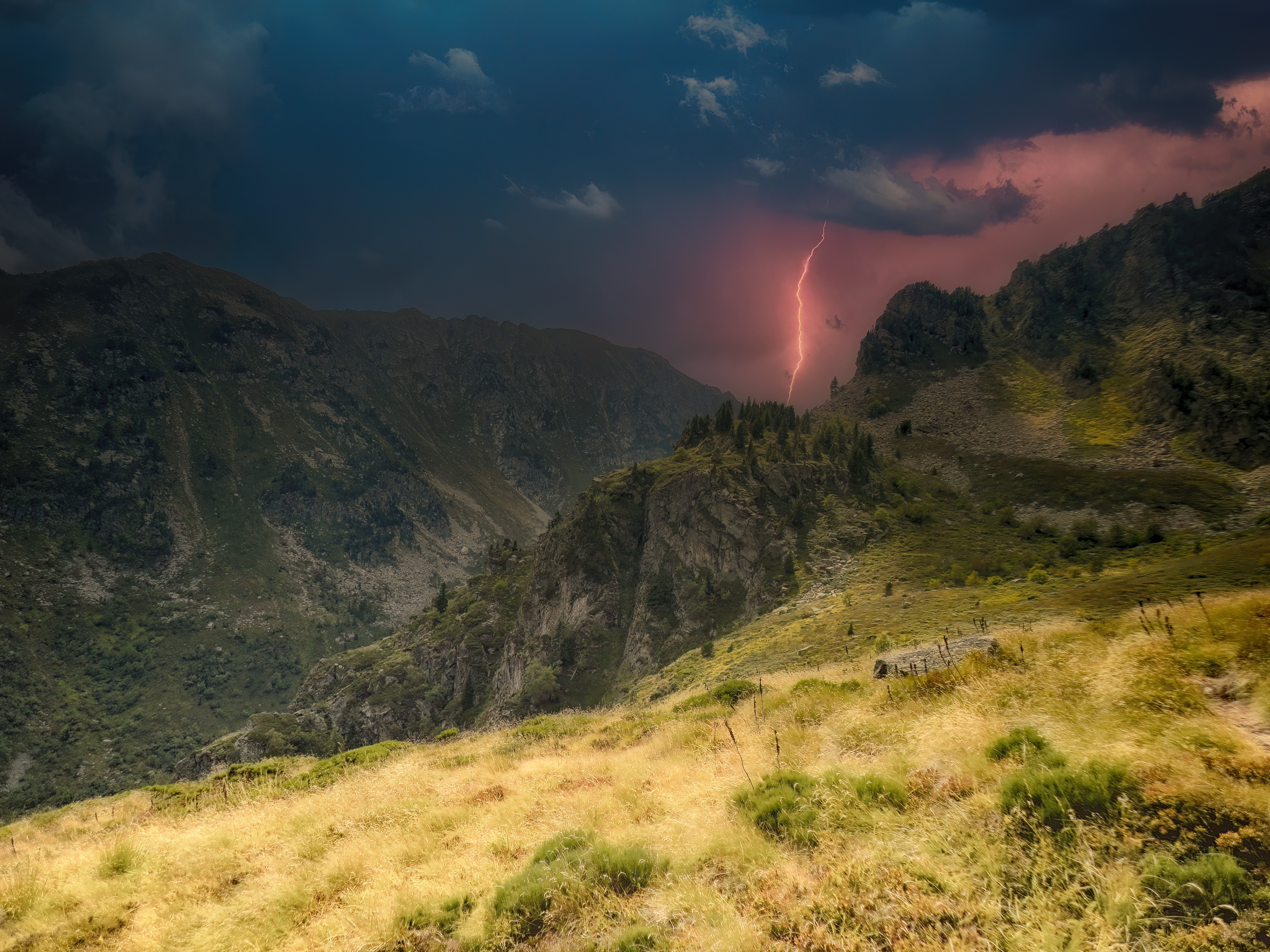 MONTAGNE - SENTIER DU RULHE - Ariège